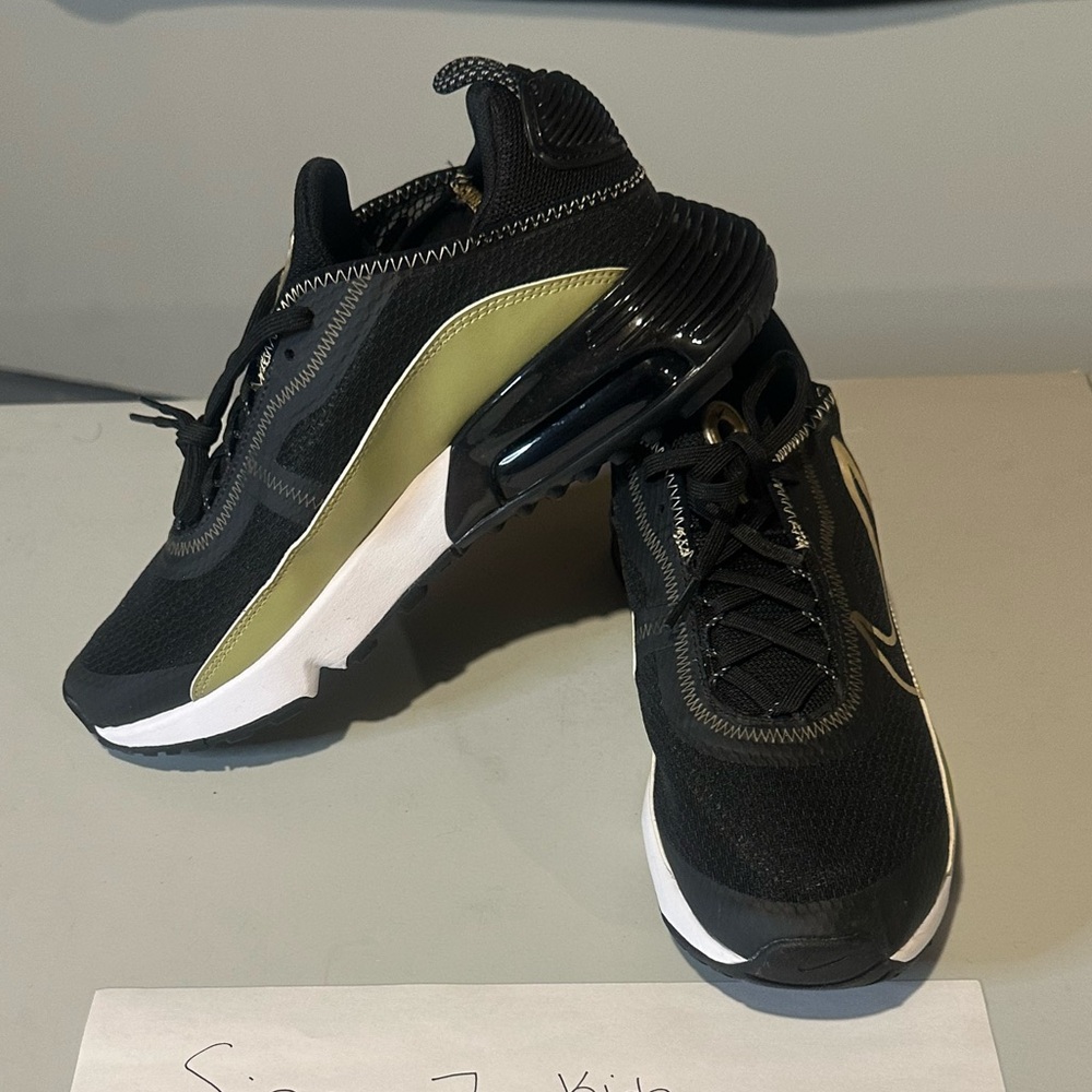 Nike Kids Black and Gold Air Max Sneakers